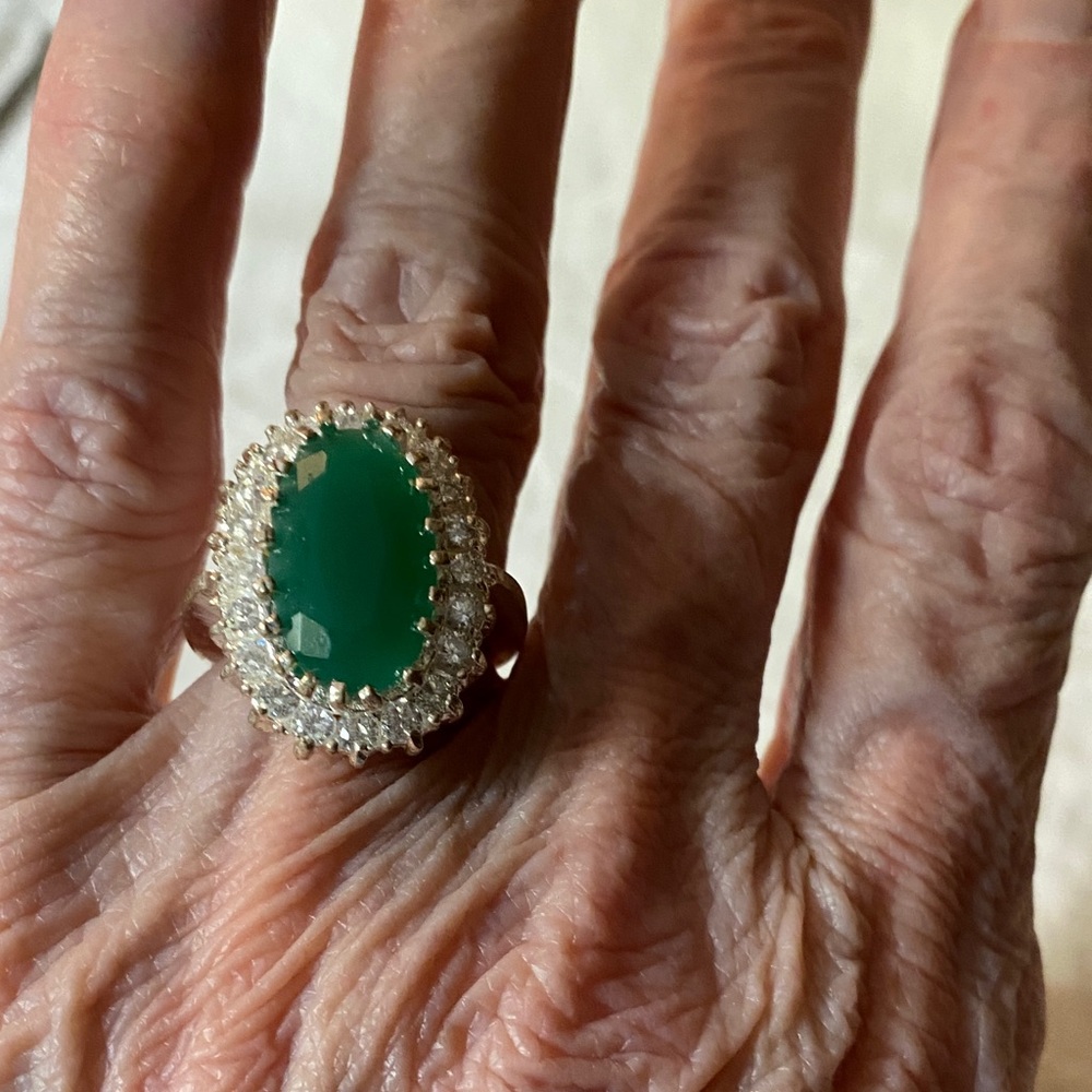 Stunning Elegant Emerald Green & High-Grade CZs Gemstone Silver Ring Sz 6.5 or 7